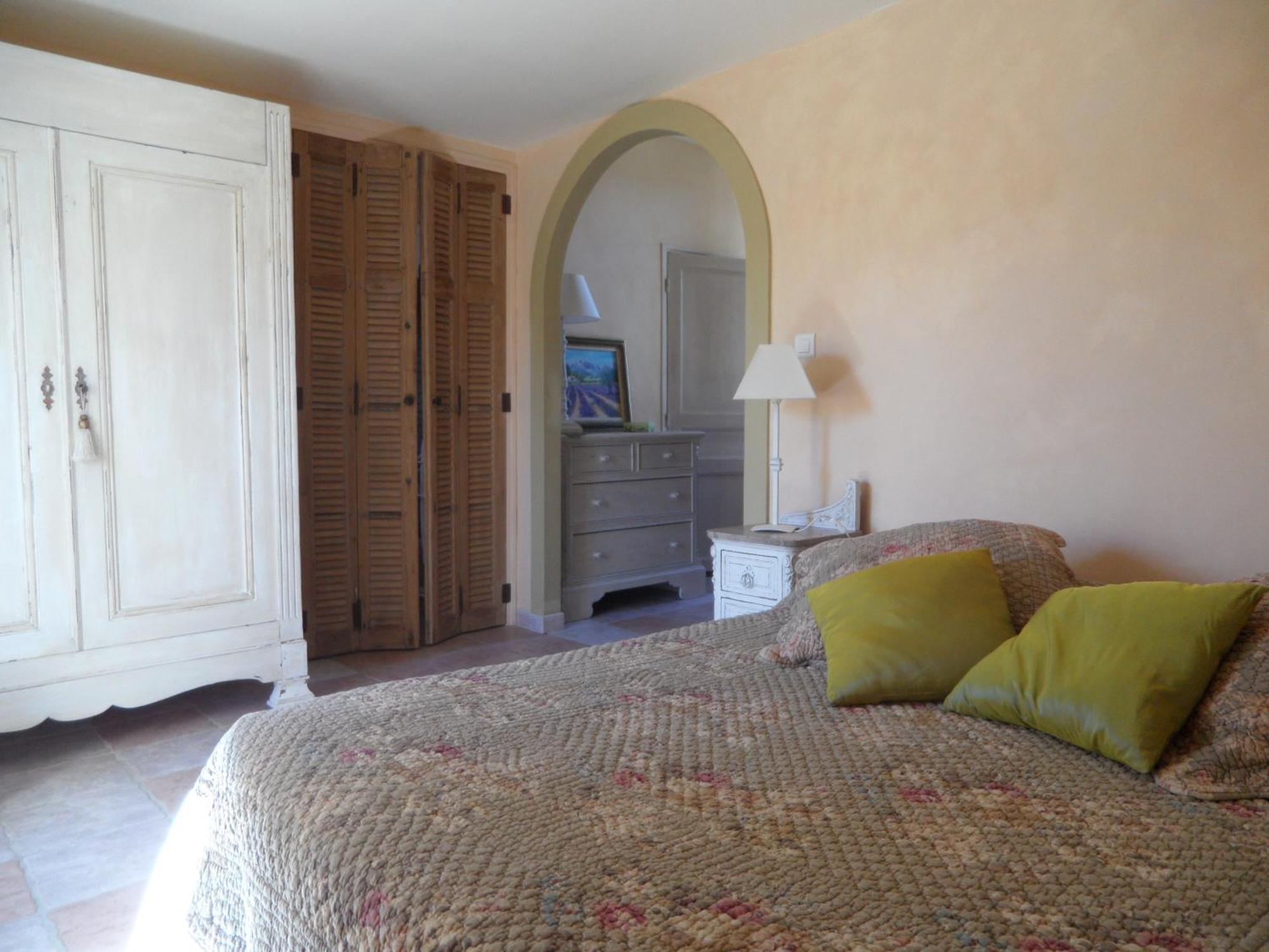 Mas De Foncaudette Bed & Breakfast Lourmarin Room photo