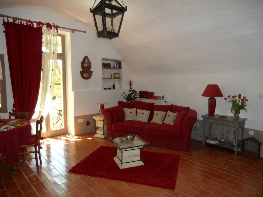 Mas De Foncaudette Bed & Breakfast Lourmarin Exterior photo
