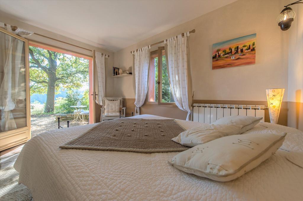 Mas De Foncaudette Bed & Breakfast Lourmarin Exterior photo